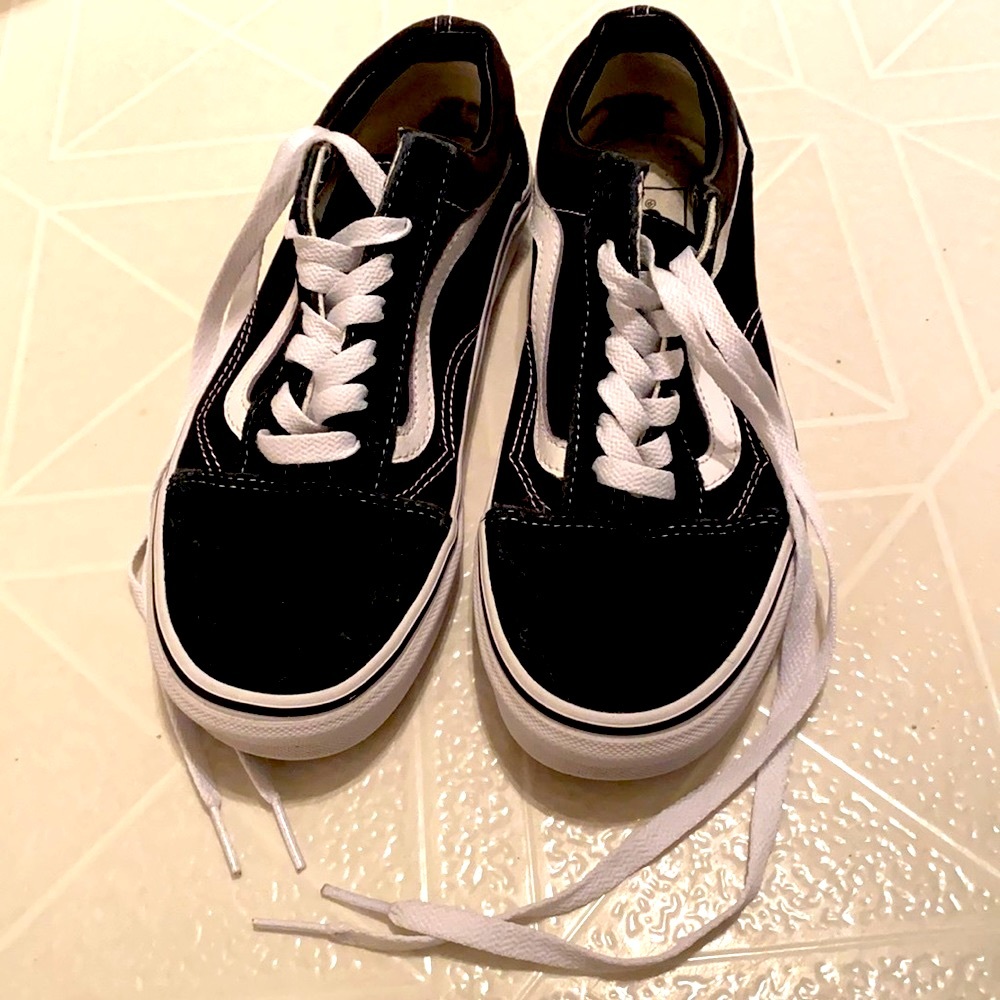 Vans Old Skool Leather OG Shoe women's size 6.5